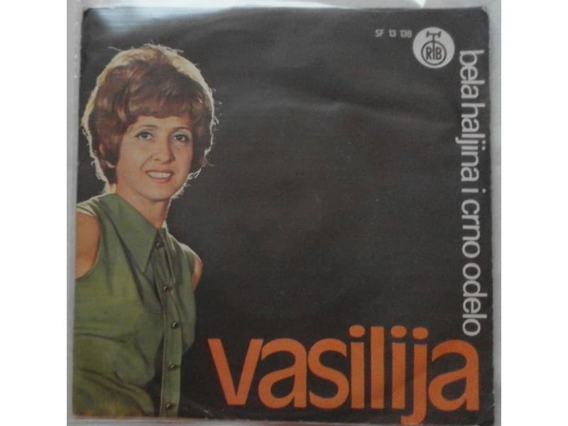 VASILIJA RADOJCIC — Bela haljina i crno odelo
