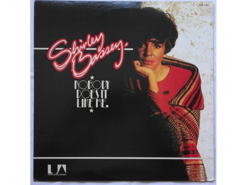 SHIRLEY BASSEY — Nobody Does It Like Me (Japan Press)